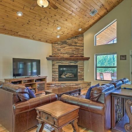 Serene Lakeside Cabin With Decks And Edler Lake Views! パイントップ・レイクサイド エクステリア 写真