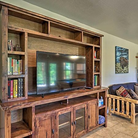 Serene Lakeside Cabin With Decks And Edler Lake Views! パイントップ・レイクサイド エクステリア 写真