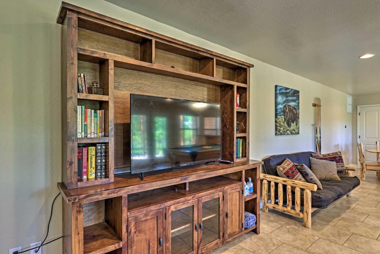 Serene Lakeside Cabin With Decks And Edler Lake Views! パイントップ・レイクサイド エクステリア 写真