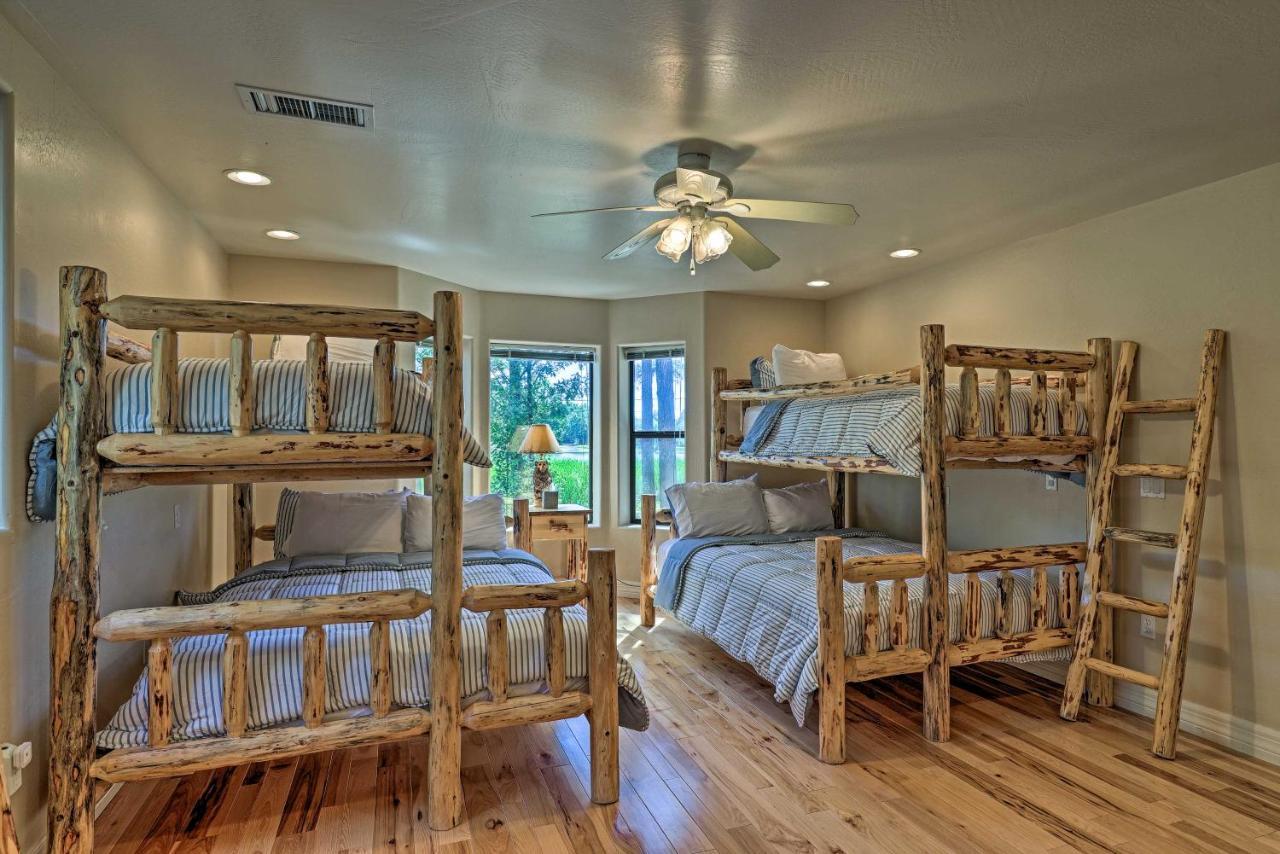 Serene Lakeside Cabin With Decks And Edler Lake Views! パイントップ・レイクサイド エクステリア 写真