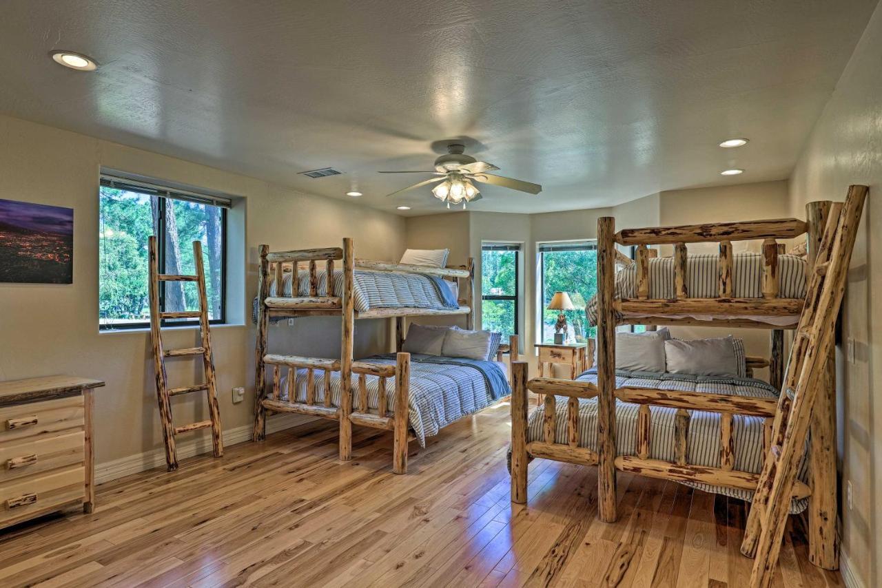 Serene Lakeside Cabin With Decks And Edler Lake Views! パイントップ・レイクサイド エクステリア 写真